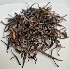 Cargar imagen en el visor de la galería, 2020 Sheng Puerh Gu Shu Xa Phin Wild Ancient Trees
