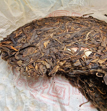 Load image into Gallery viewer, #681 2012 Sheng Puerh - Yiwu Manzhuan Old Trees