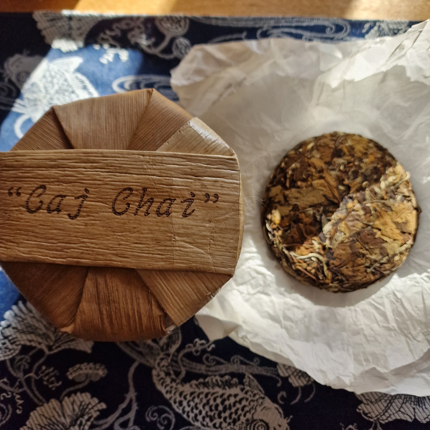 #105 Pastel de Té Blanco Gu Shu Mariposa Salvaje